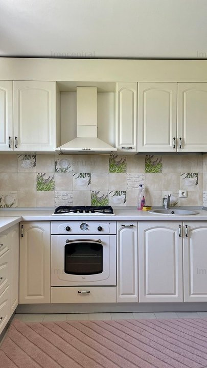 Inchiriere apartament ultrafinisat cu terasa si loc de parcare