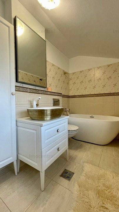 Inchiriere apartament ultrafinisat cu terasa si loc de parcare