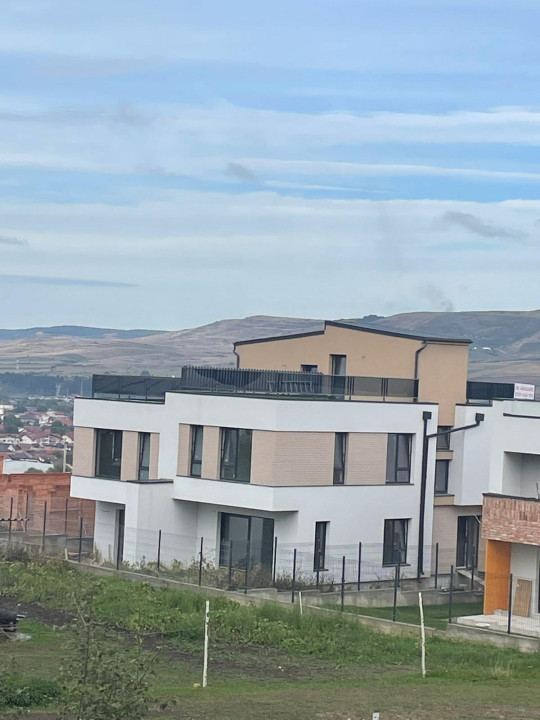 Duplex cu 2 terase și priveliște panoramică asupra Floreștiului-Narciselor
