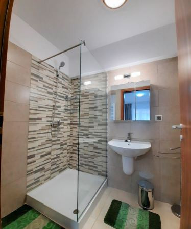 Apartament cu 3 camere, mobilat si utilat modern, în Viva City