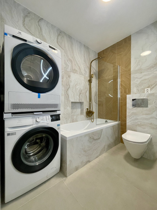 Prima închiriere 3 camere pe Alecu Russo