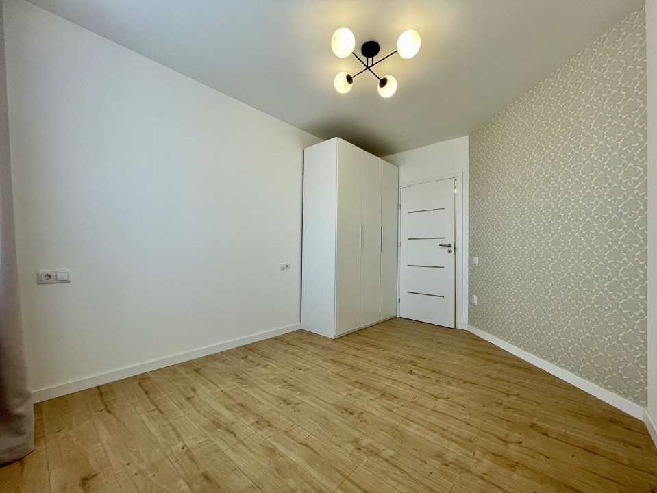 Prima închiriere 3 camere pe Alecu Russo