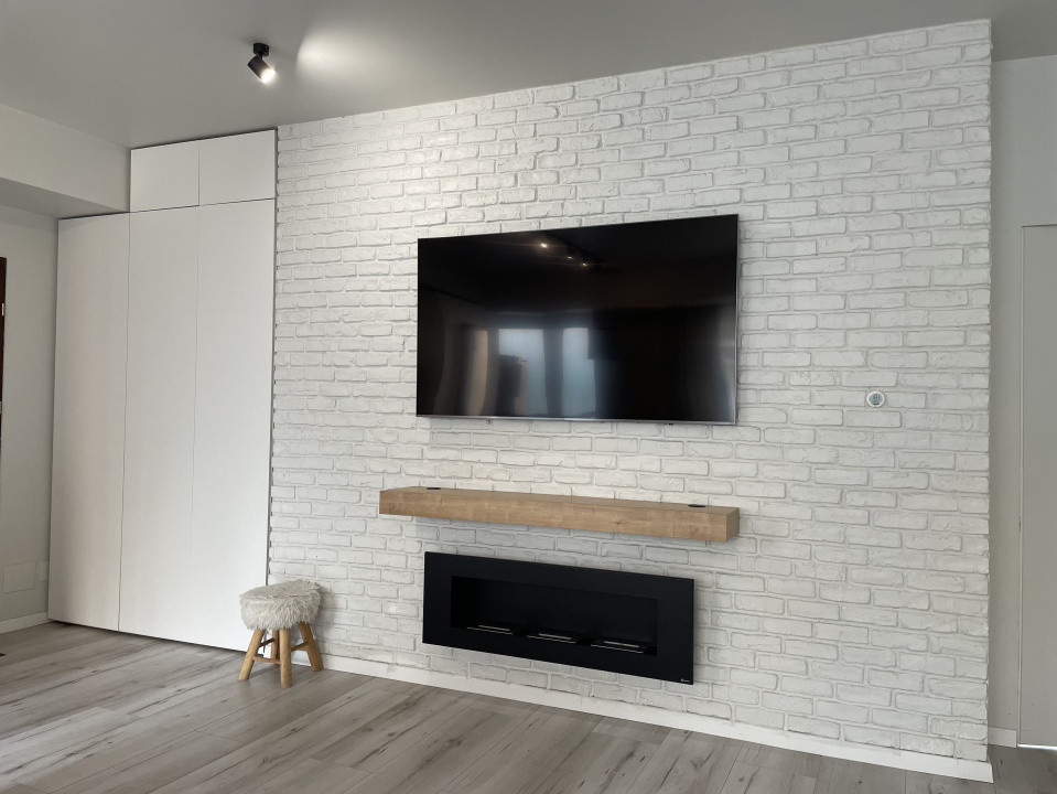 3 camere renovat lângă The Office, dressing și parcare